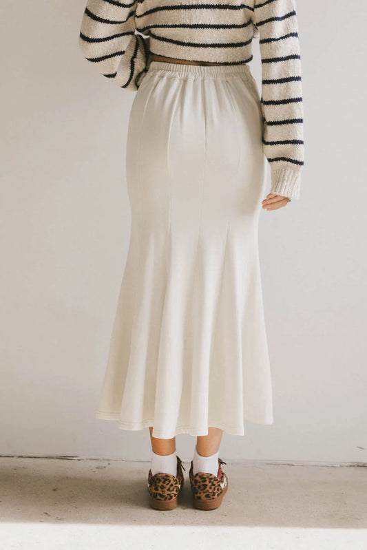 Elastic waist skirt in cream 