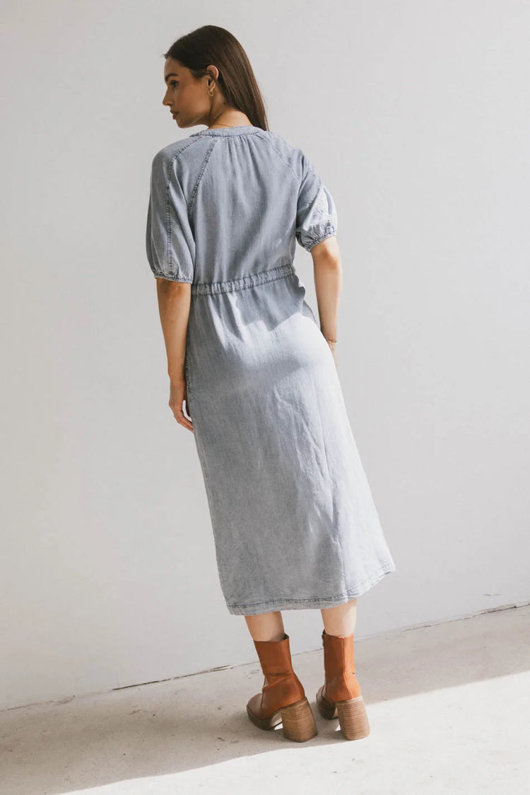 Plain color denim dress in light wash 