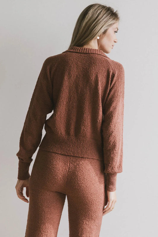 Plain color sweater in brick 