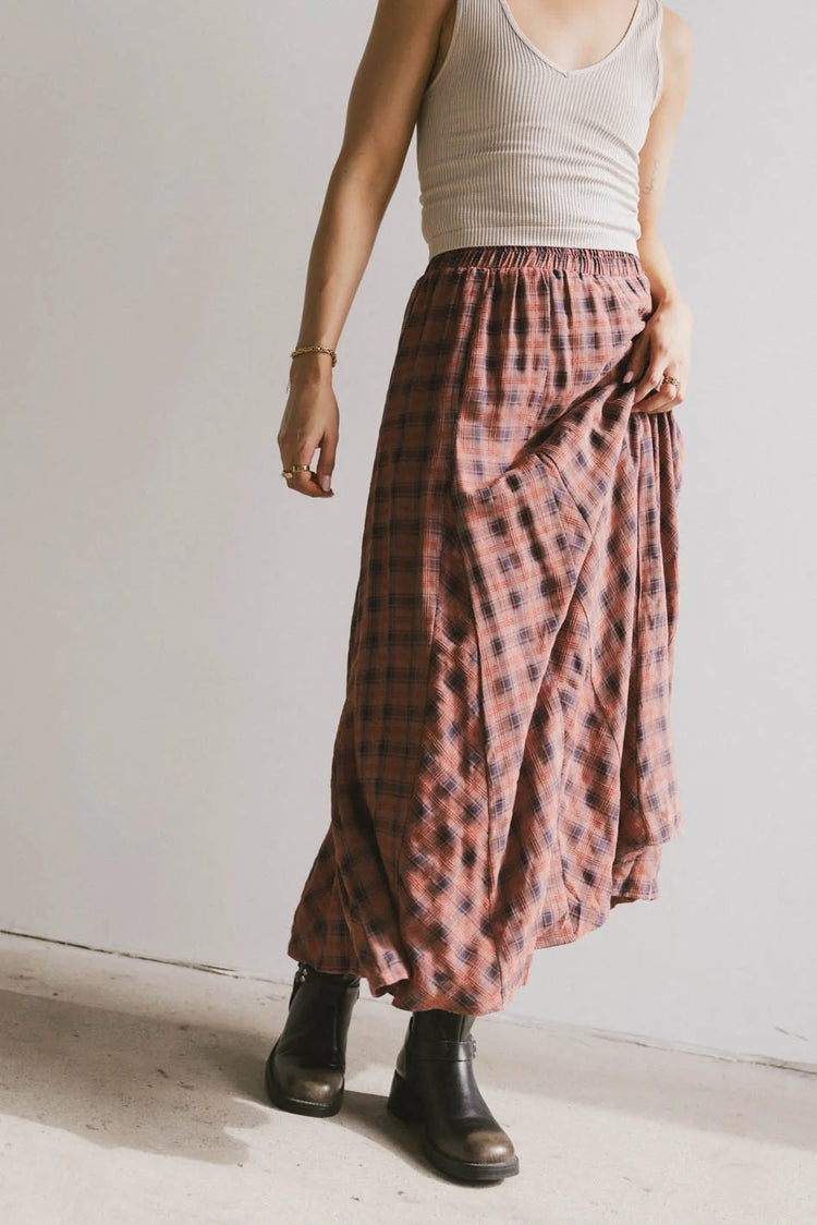 Elastic waist skirt in red