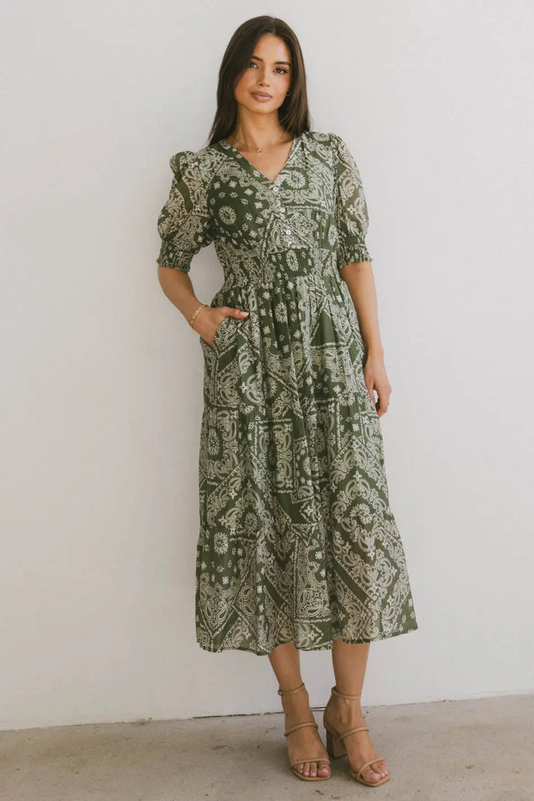 Midi paisley dress in green 