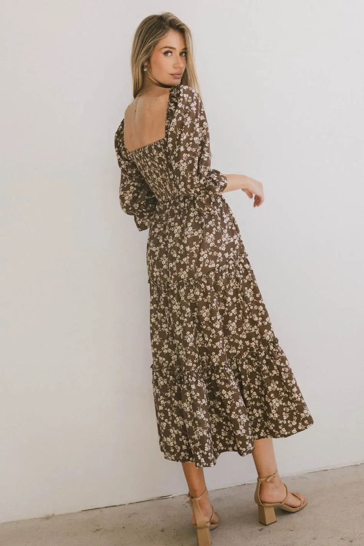 Tiered dress in brown 