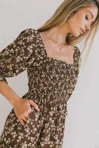 Elastic top dress in brown 