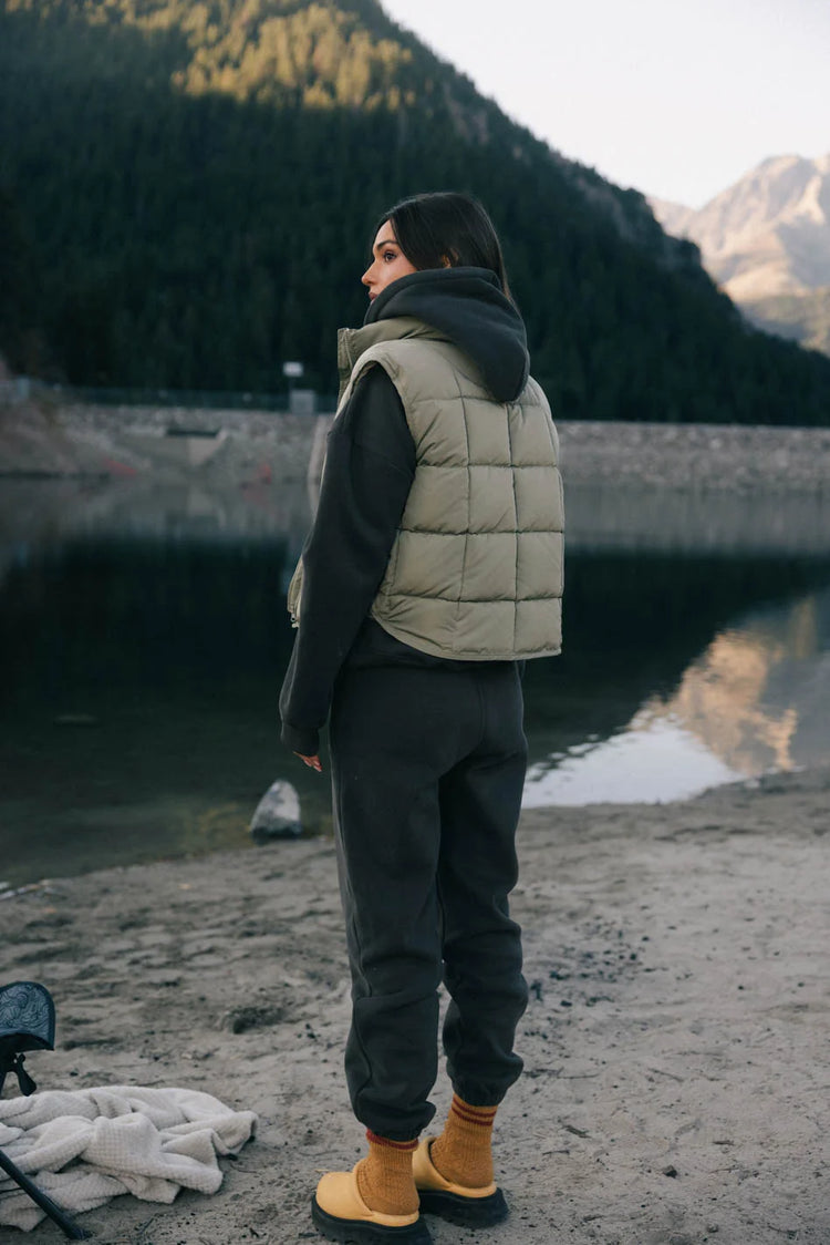 Plain color pants in charcoal 