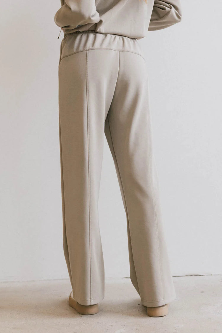 Plain color pants in taupe 