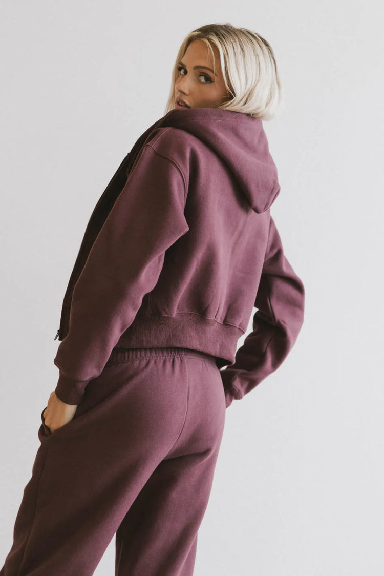 Long sleeves hoodie in burgundy 