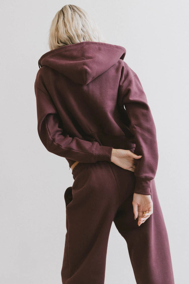 Plain color hoodie in burgundy 