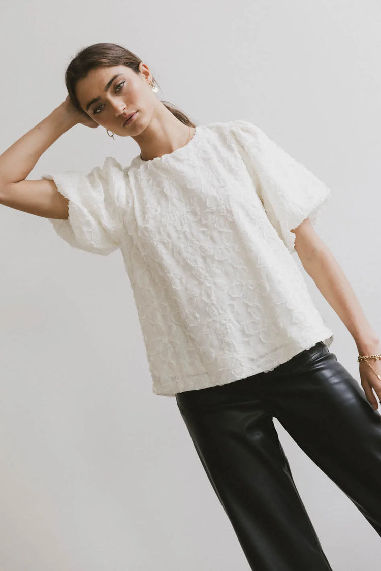 Puff sleeves top in ivory 