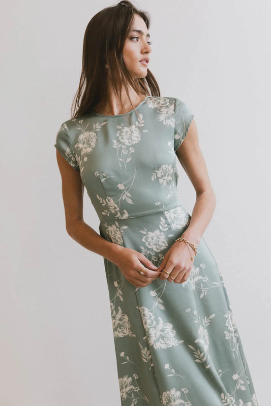 Short sleeves dress in sage 