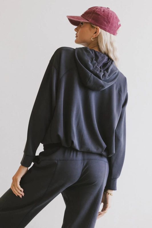 Plain color hoodie in navy 