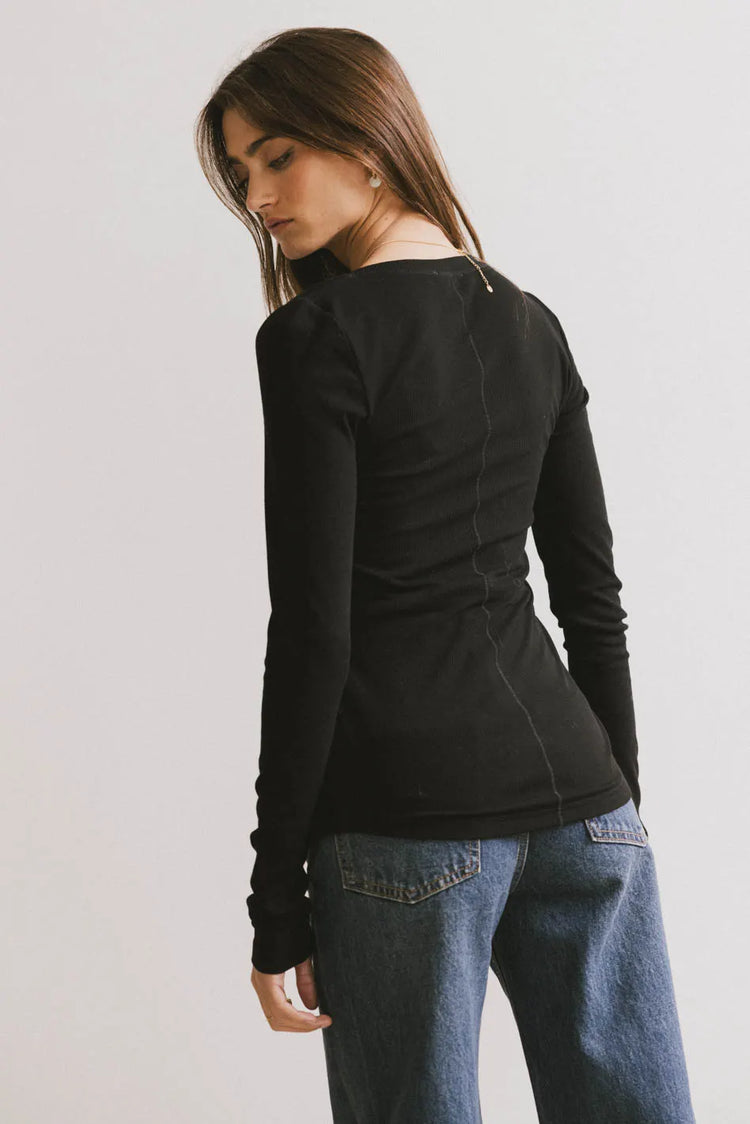 Plain color top in black 