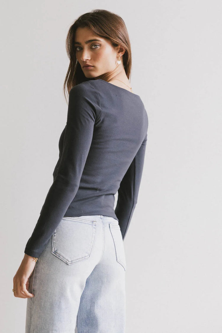 Long sleeves basic top in charcoal 