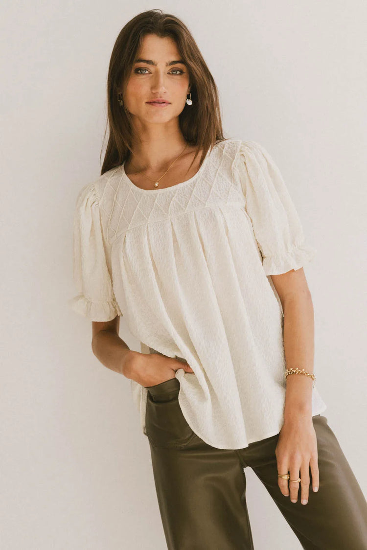 Woven blouse in ivory 