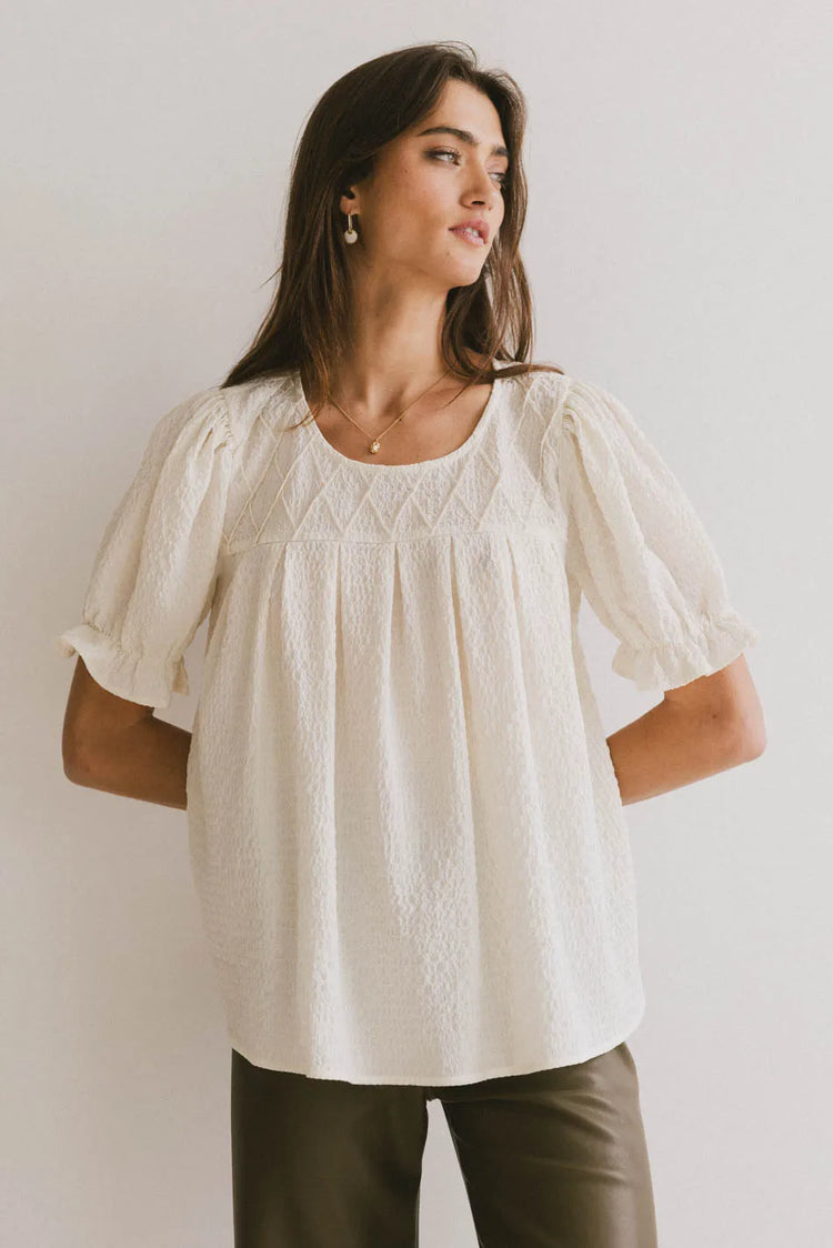 Short sleeves top in ivory 