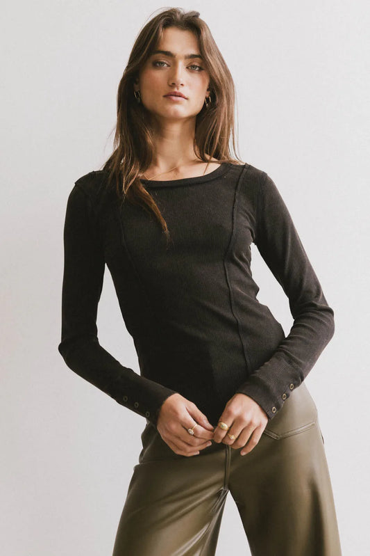 Round neck top in black