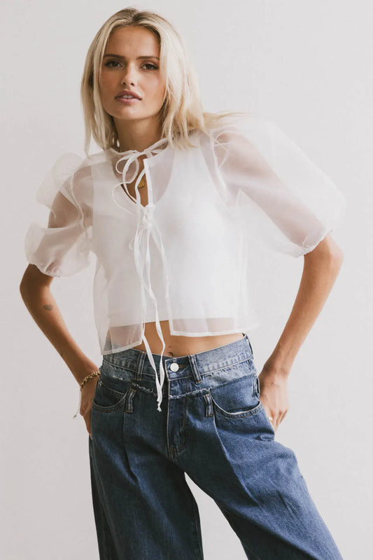 Front tie top in white 