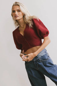 Puffy sleeves top in wine 