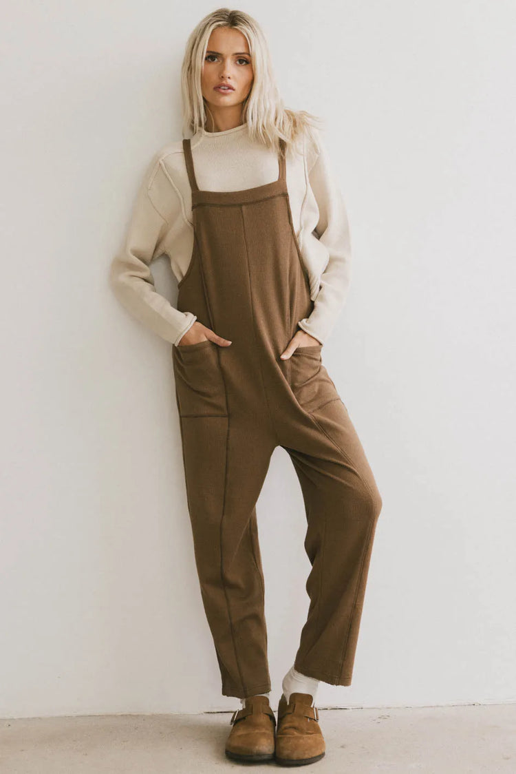 Two hand pockets overall in camel 