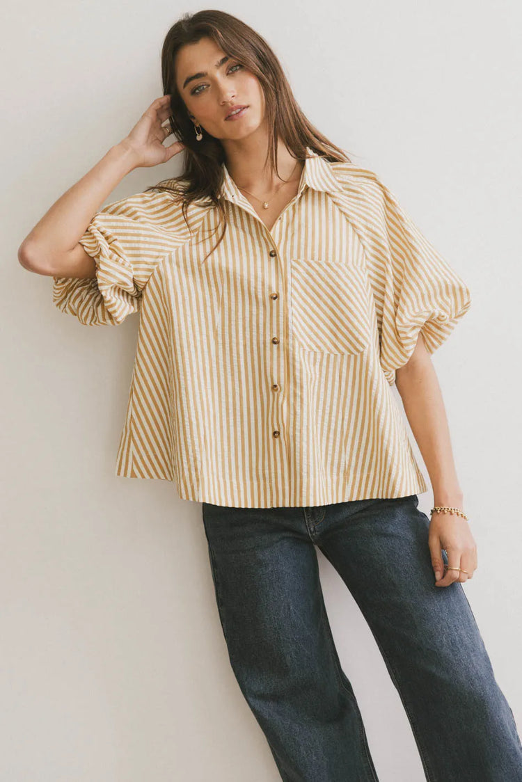 Short sleeves top in mustard 