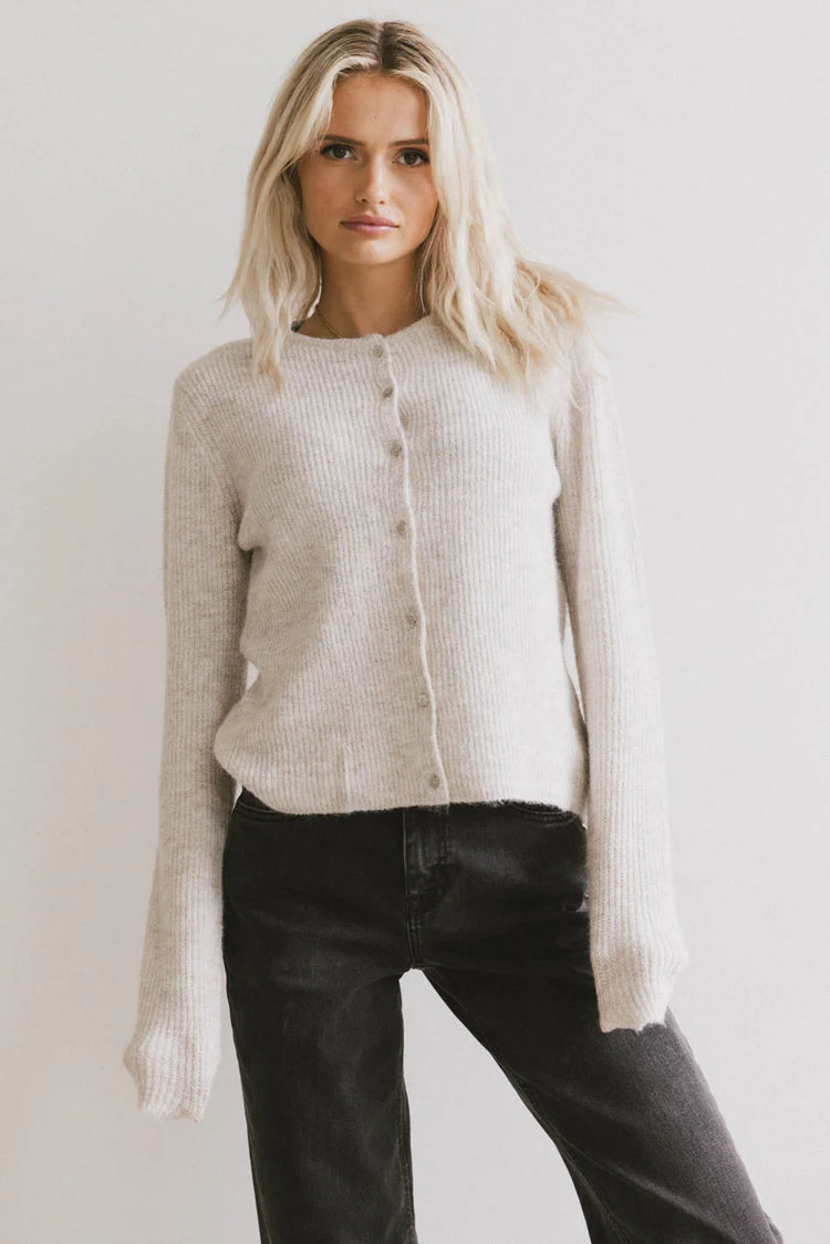 Round neck sweater in natural 