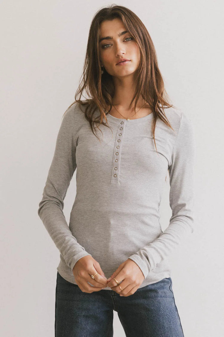 U-Neck top in grey 