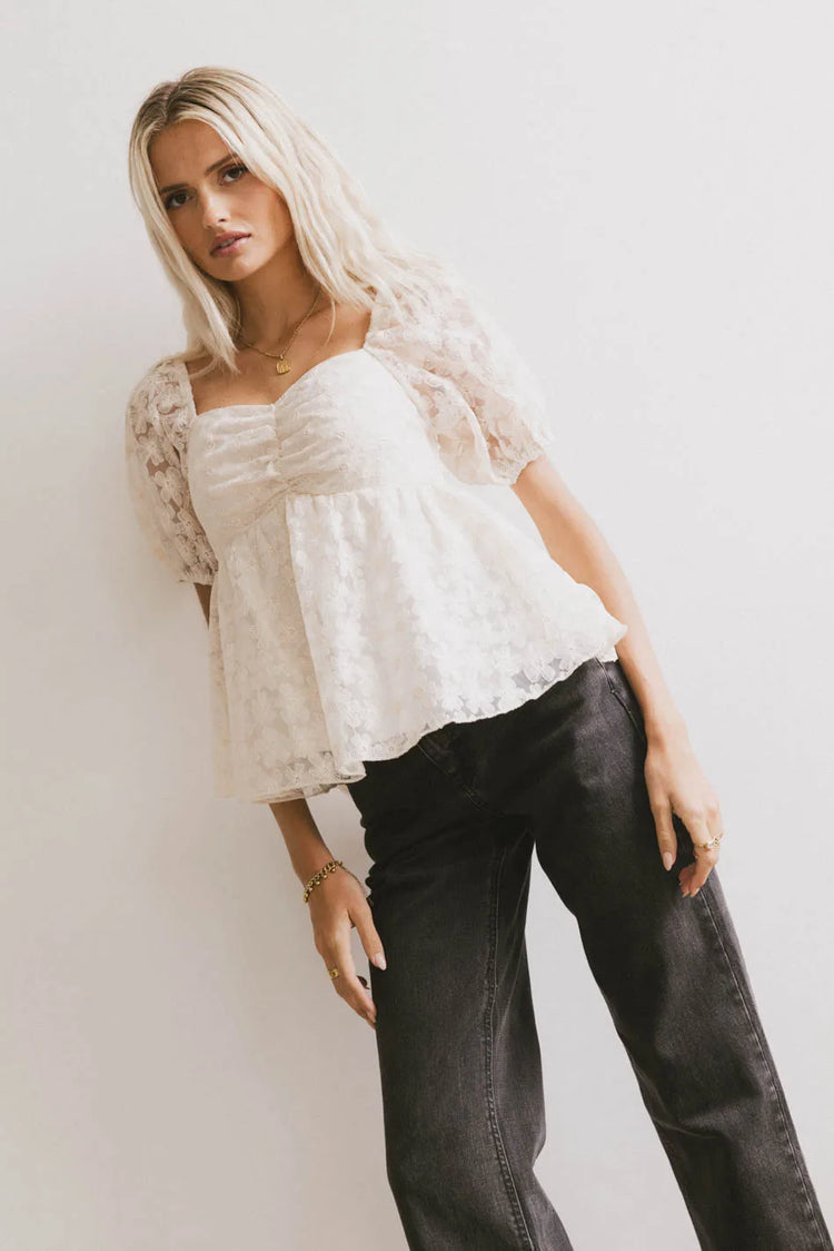 Puff sleeves top in ivory 