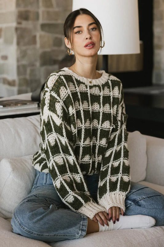 Knit sweater in olive 