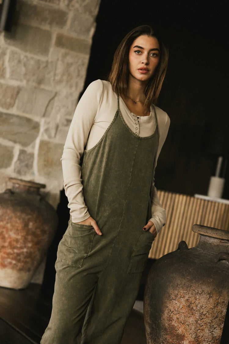 Shoulder straps overall in olive 