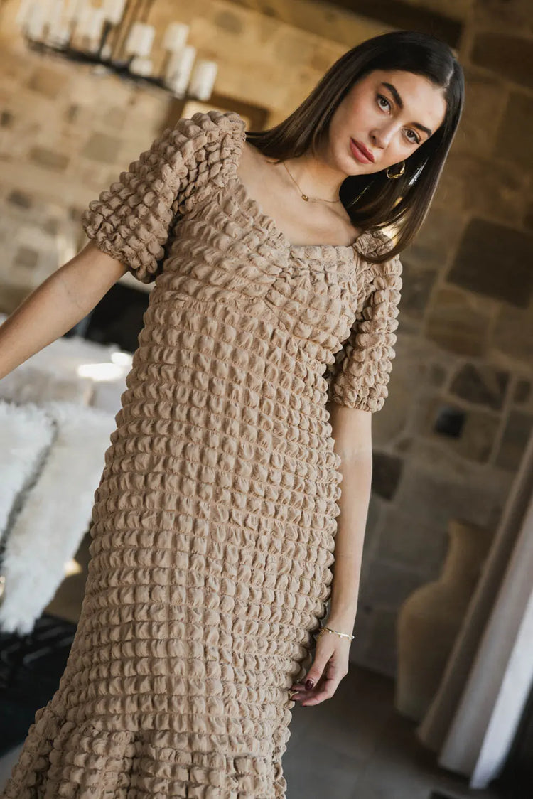 Short sleeves dress in camel 