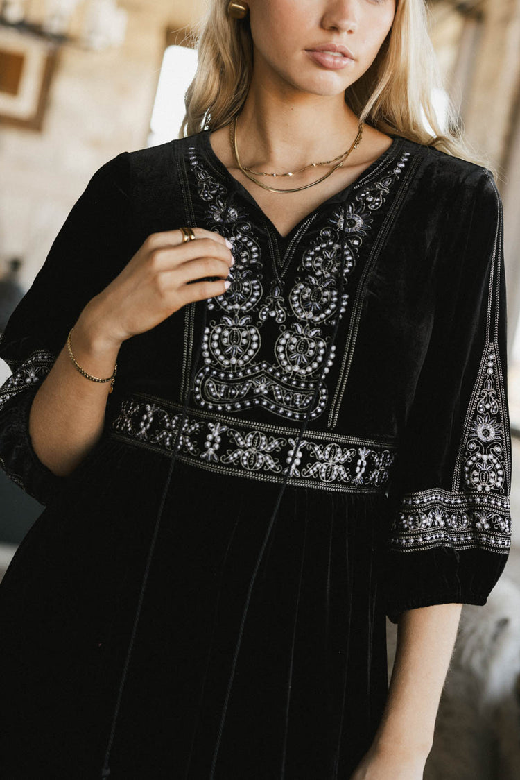 embroidered dress in black