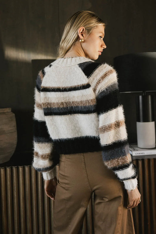 Knit sweater 