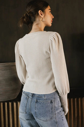 Plain color top in cream 