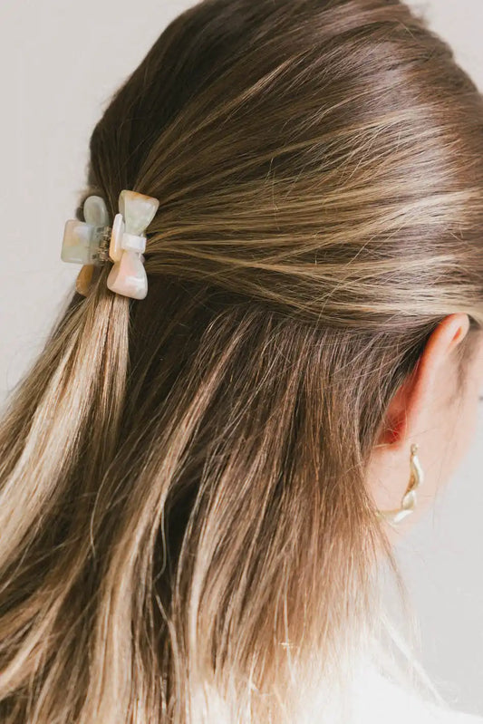 small bow hair clip