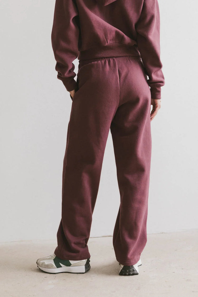 Plain color pants in burgundy 