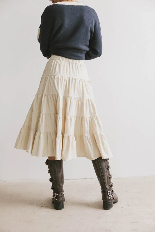 Plain color skirt in cream 