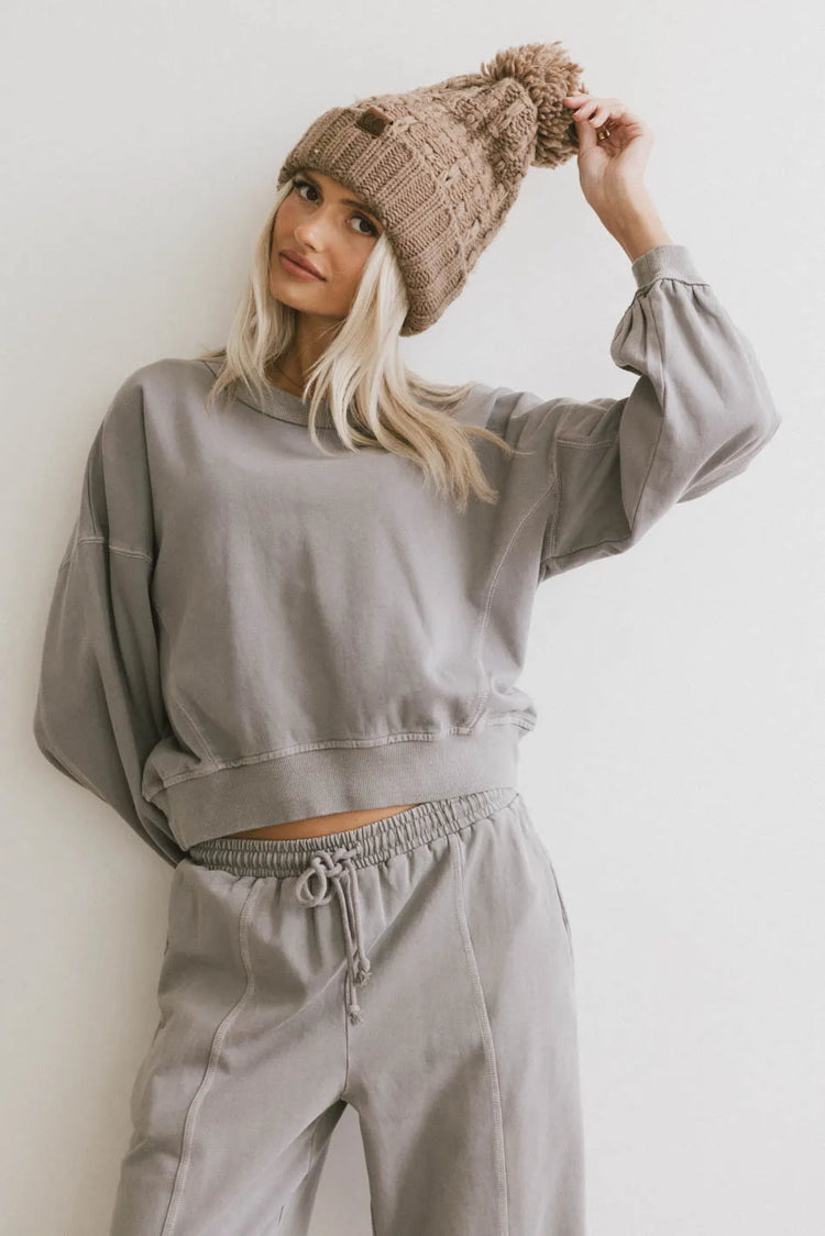 Round neck sweatshirt in grey 