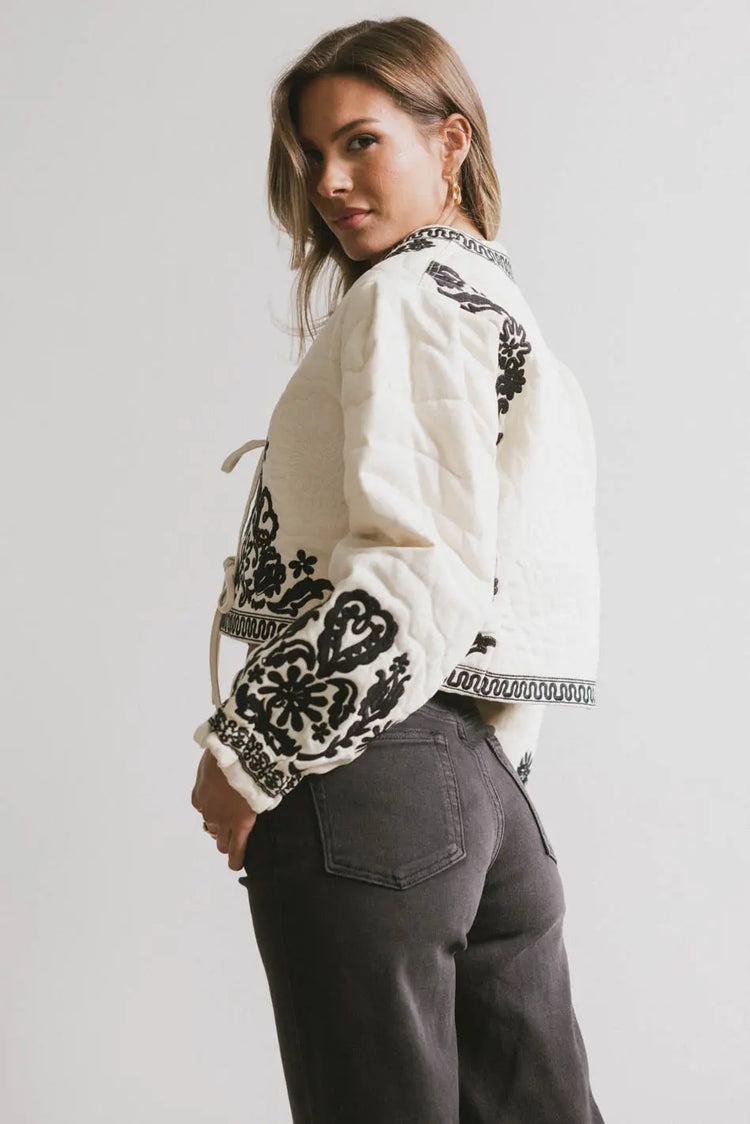 Long embroidered jacket in ivory 