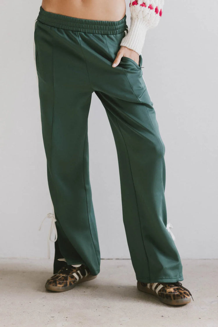 Two hand pockets pants in green 