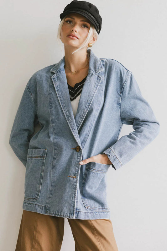 Two hand pockets denim jacket 