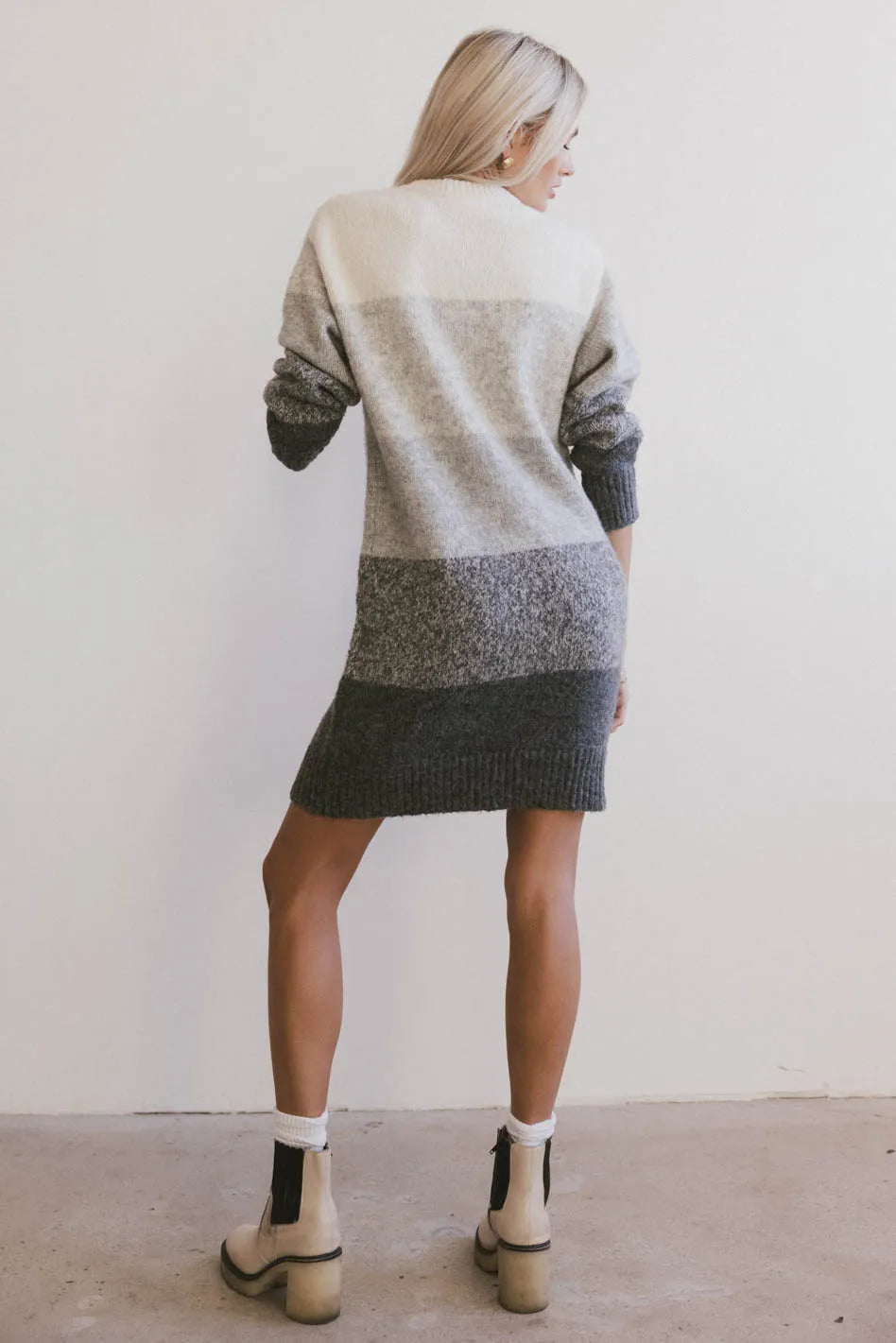 Knit sweater dress in grey 