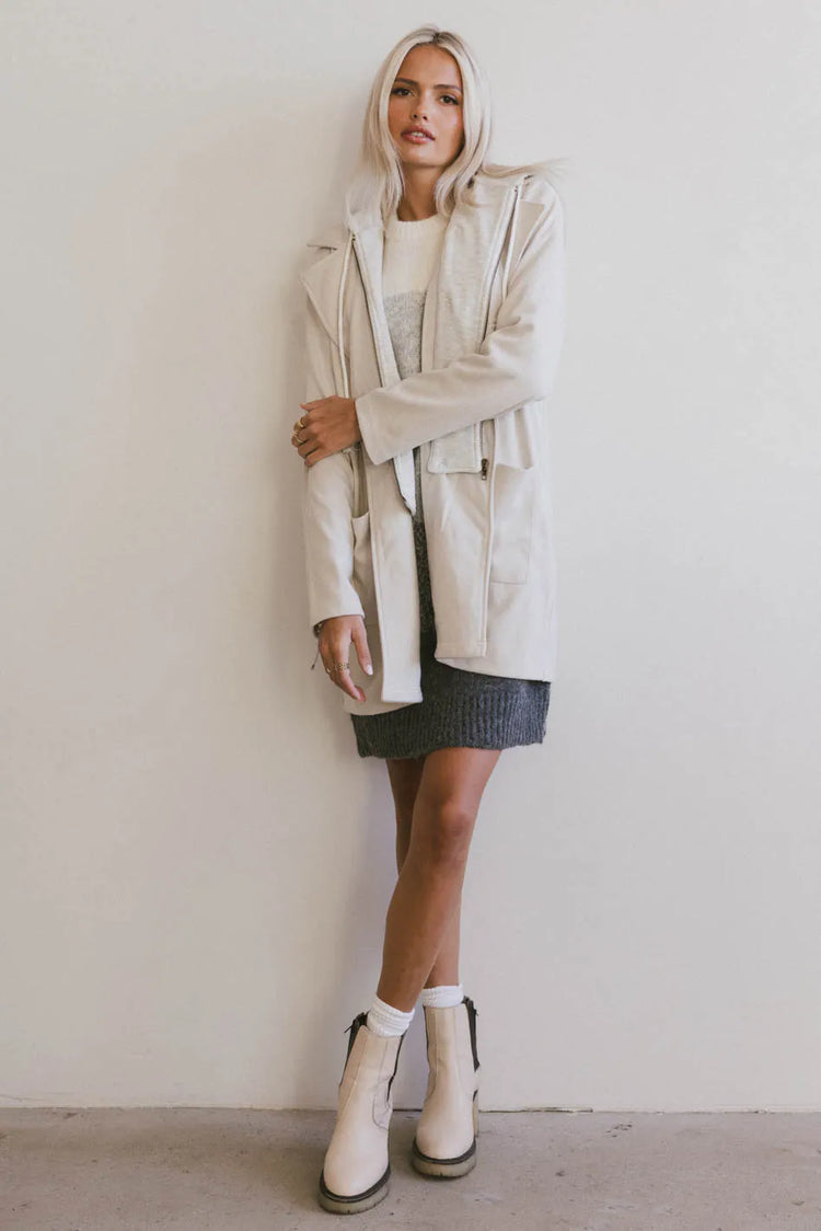 Long sleeves trench coat in natural 