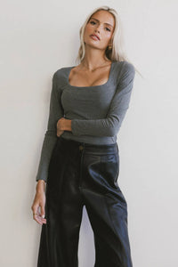 Round neck top in grey 