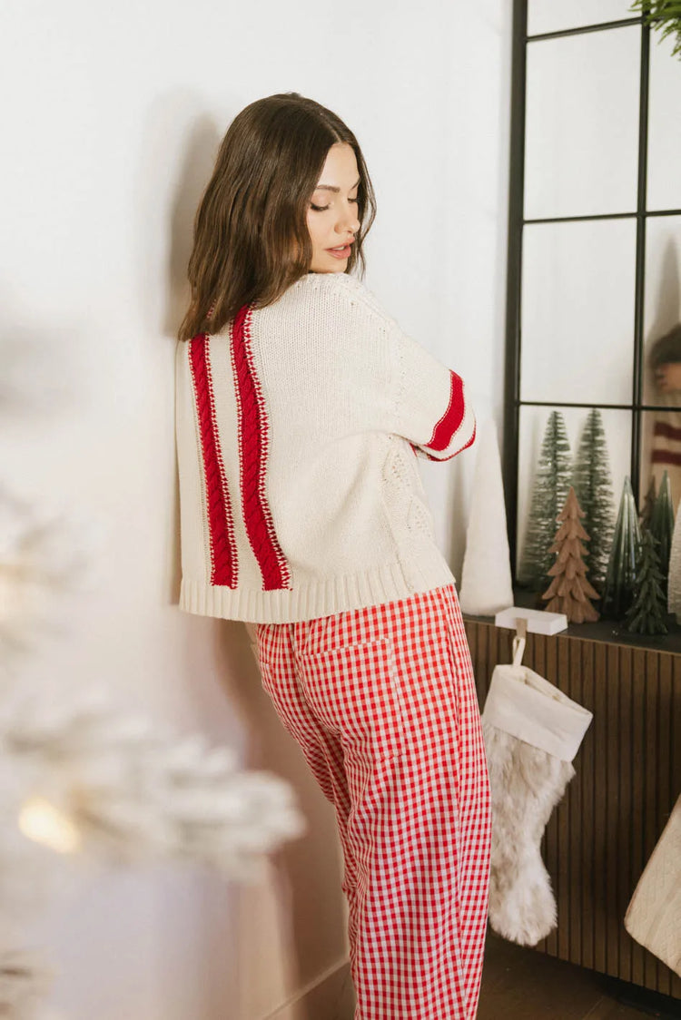 Ribbed hem sweater in cream 