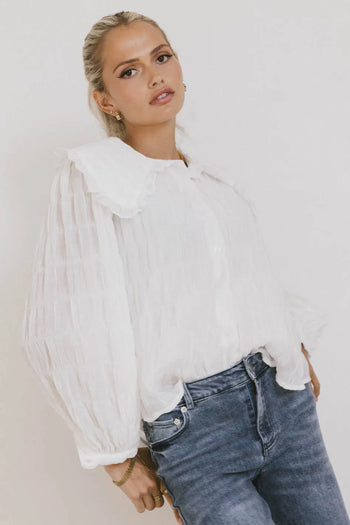 Long sleeves blouse in white 