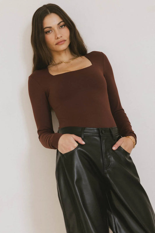 Knit top in redbrown 