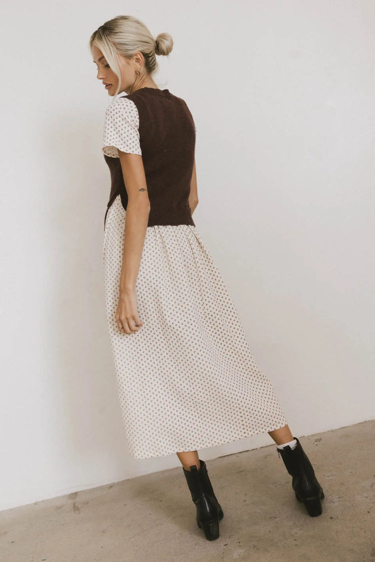 Polka dot dress in brown 