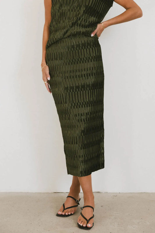 Textured skirt in olive 