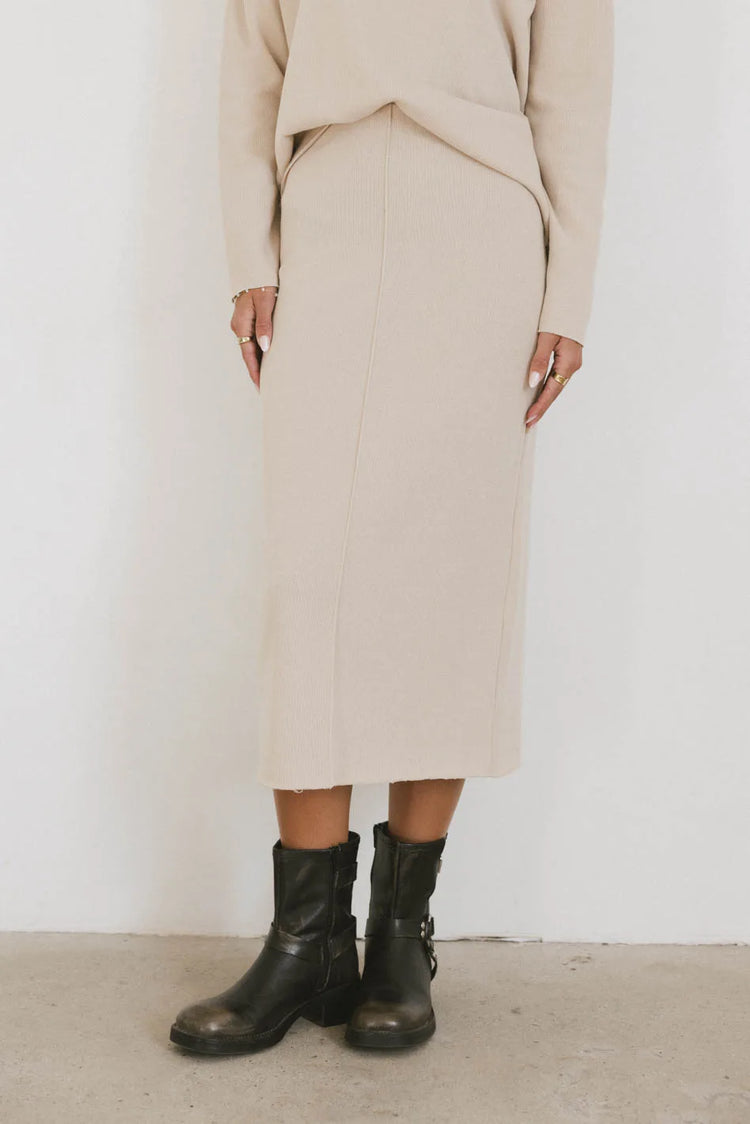 Midi skirt in tan 