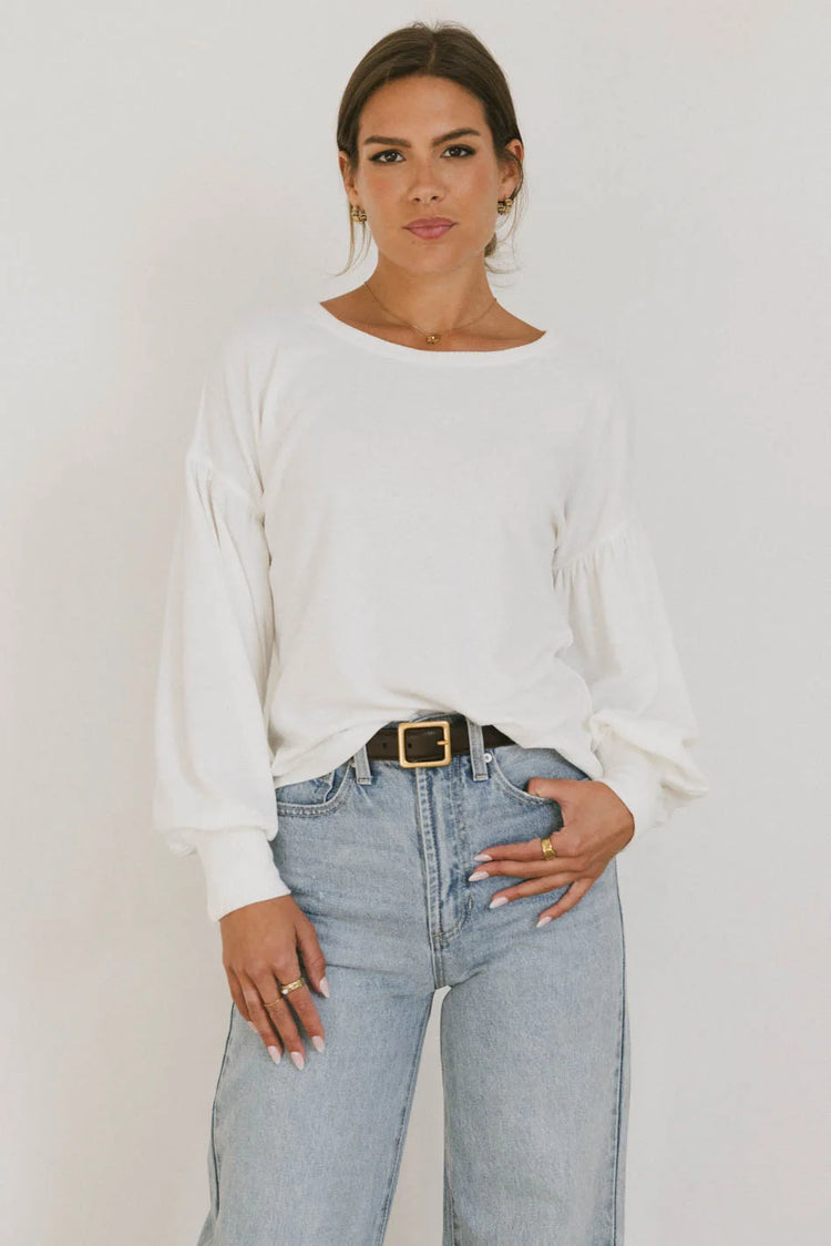 Round neck basic top in white 