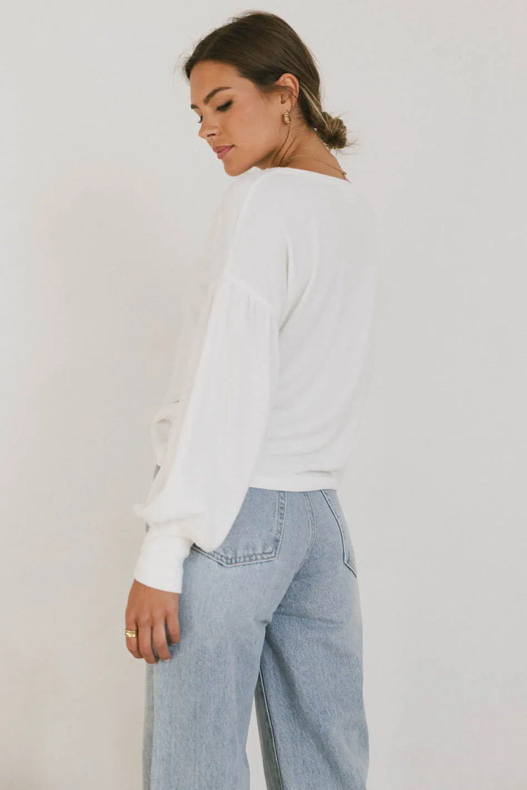 Plain color top in white 